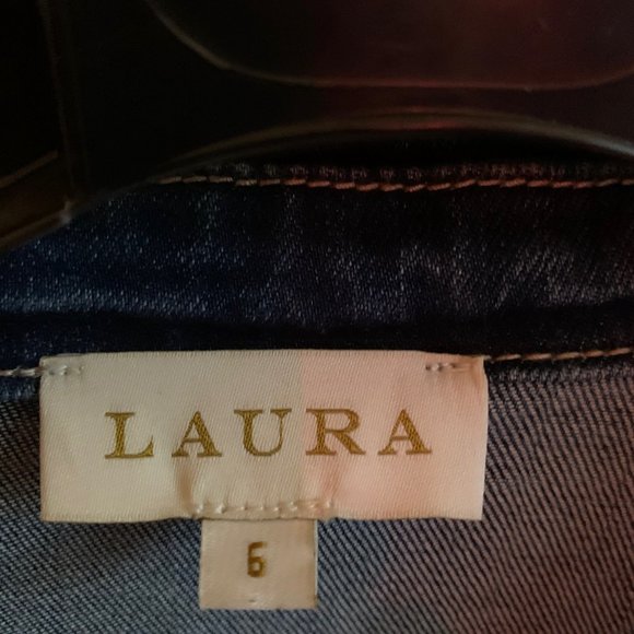 Jeans Jacket, Laura with discreet luxery on the sleeves (small stones)., Size 6. - Picture 8 of 12